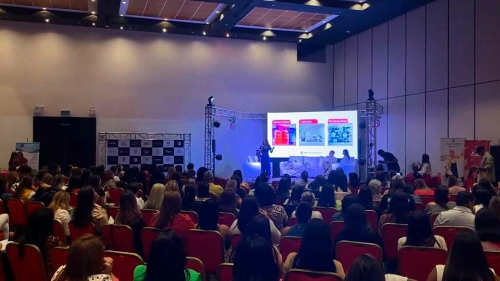 Cumbre Entre Mujeres Exitosas 4