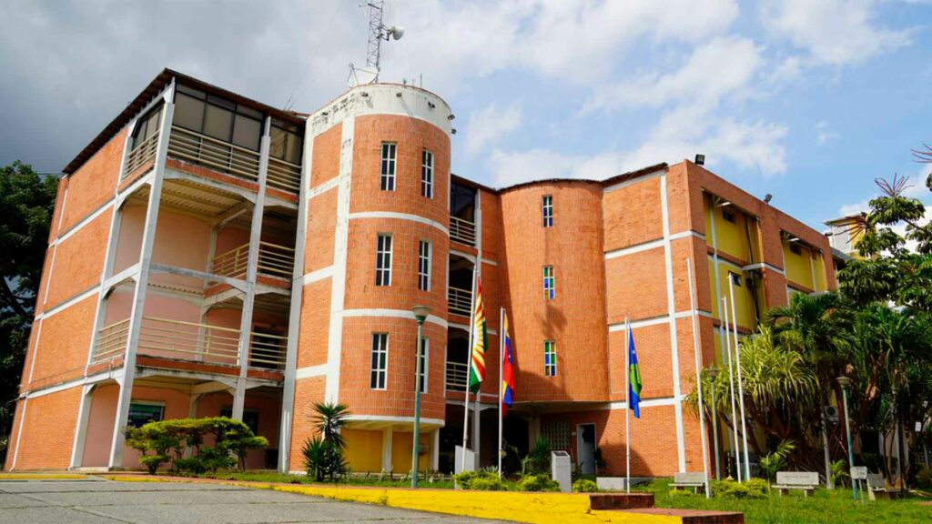 Universidad Yacambú 3