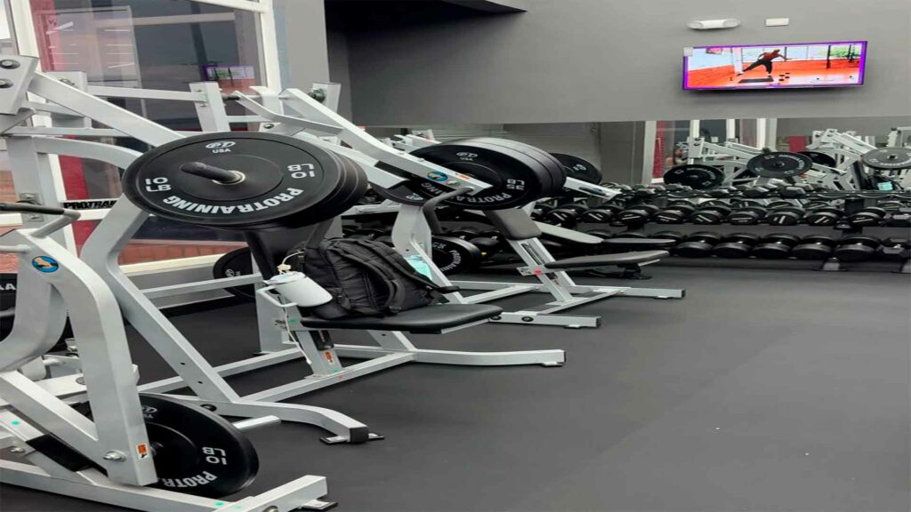 Gold’s Gym Center Fitness 2