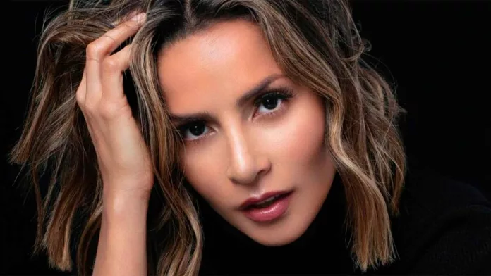 Carmen Villalobos La Huésped